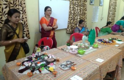 महिला केंद्र का होली मिलन और अंतराष्ट्रीय महिला दिवस