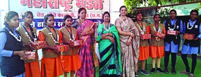 महिला केंद्र का होली मिलन और अंतराष्ट्रीय महिला दिवस