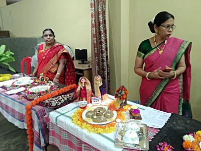 महिला केंद्र का होली मिलन और अंतराष्ट्रीय महिला दिवस