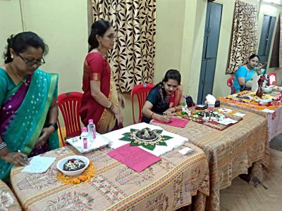 महिला केंद्र का होली मिलन और अंतराष्ट्रीय महिला दिवस