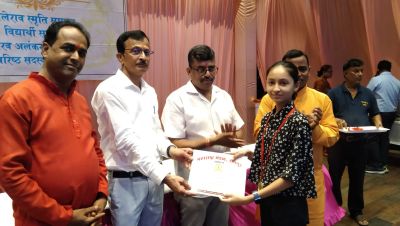 महाराष्ट्र मंडल में हुआ विद्यार्थी सम्मान समारोह, देखें तस्वीरें.....