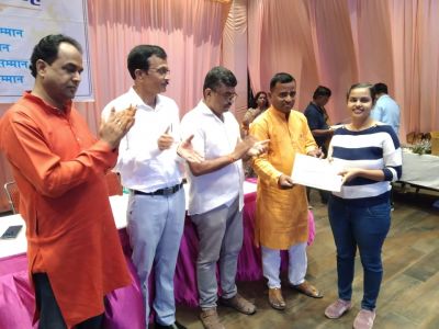 महाराष्ट्र मंडल में हुआ विद्यार्थी सम्मान समारोह, देखें तस्वीरें.....