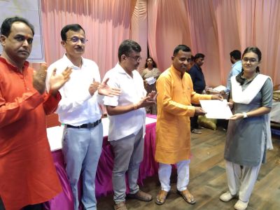 महाराष्ट्र मंडल में हुआ विद्यार्थी सम्मान समारोह, देखें तस्वीरें.....