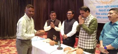 देखे तस्वीरें : महाराष्ट मंडल में गौरव अलंकरण और विद्यार्थी सम्मान