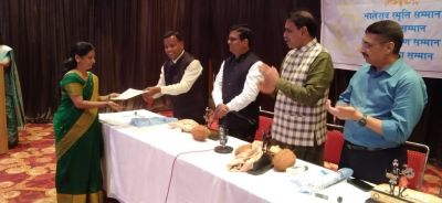 देखे तस्वीरें : महाराष्ट मंडल में गौरव अलंकरण और विद्यार्थी सम्मान