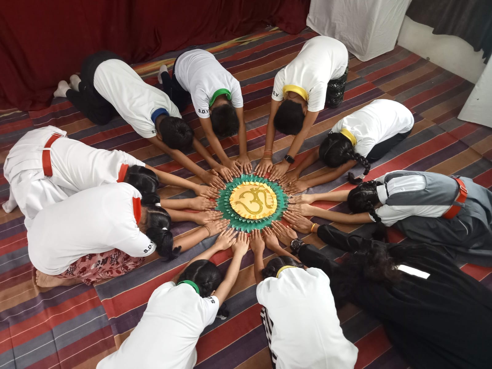 VIDEO: शिक्षा और संस्कार के साथ योग में पारंगत हो रहे संत ज्ञानेश्वर स्कूल के बच्चे