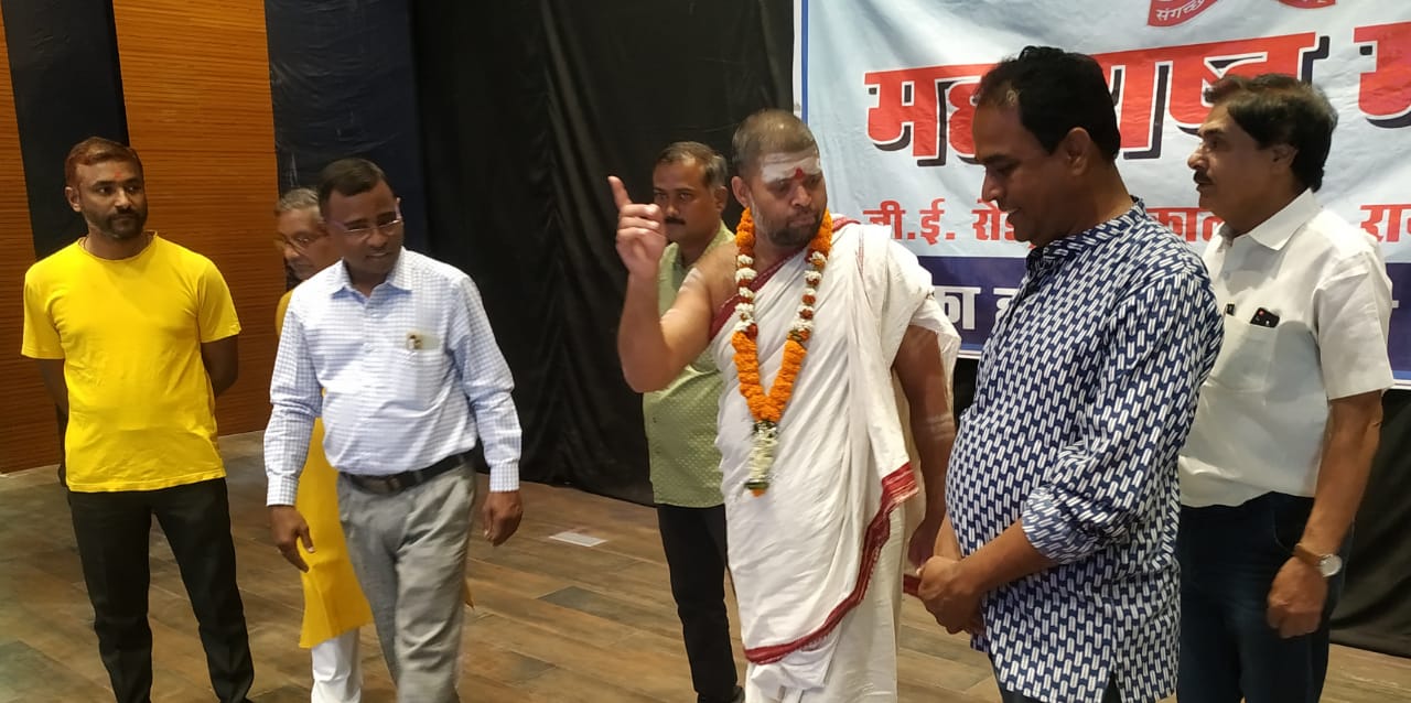  पंडित धनंजय शास्त्री वैद्य पहुंचे महाराष्ट्र मंडल, कार्यकारिणी और सदस्यों ने किया स्वागत