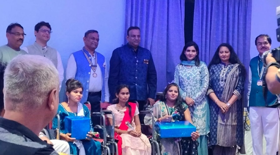 दिव्यांग बालिकाओं को भी मिलेंगे रोजगार... रोटरी क्लब ने महाराष्ट्र मंडल को दिलाया भरोसा... बालिकाओं में दिखा उत्साह